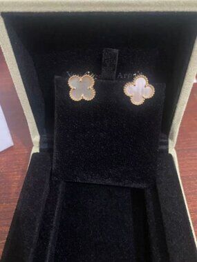 Van Cleef & Arpels earrings